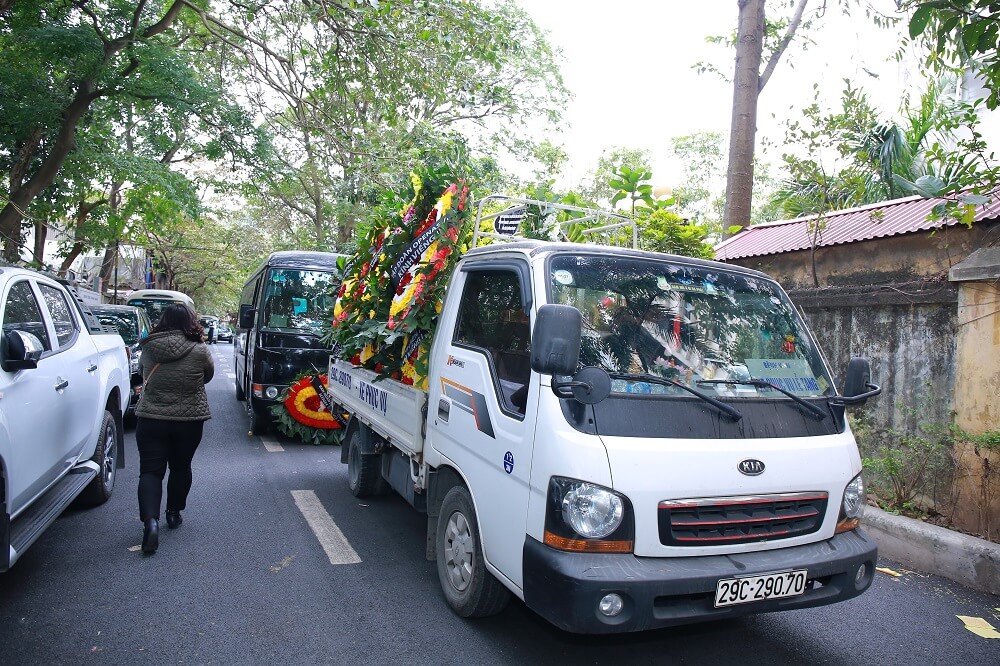 cho thue xe tang le cho vong hoa tanglehanoi.net