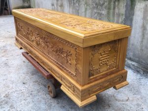quan tài gỗ hồng sắc